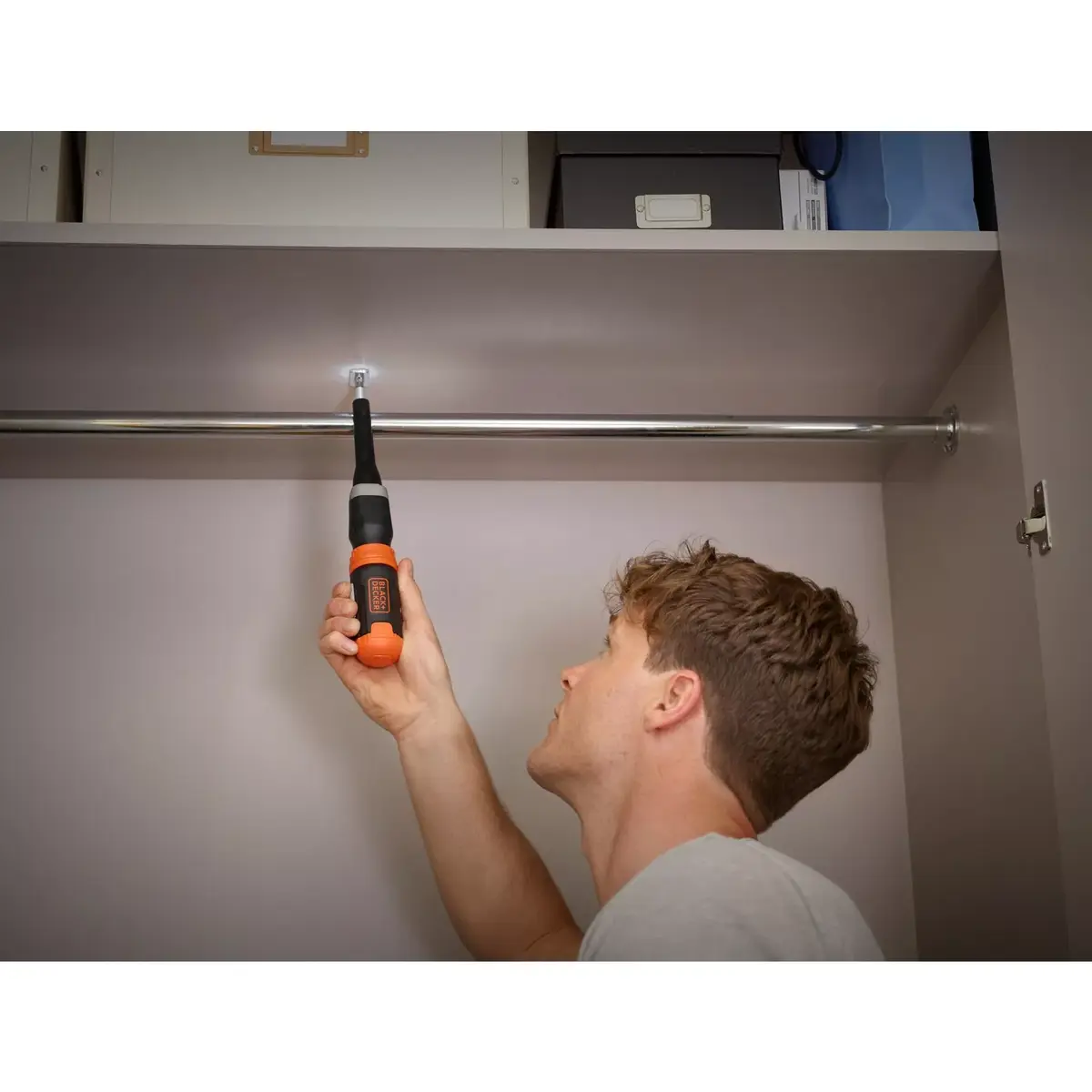 Multi-bit screwdriver Black & Decker BCF601C-XJ Photo 10