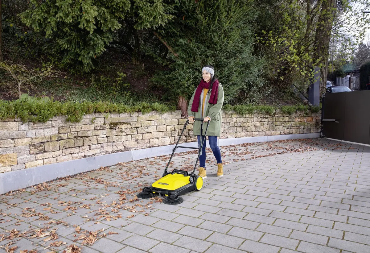 Karcher S 4 Twin manual sweeper Photo 7