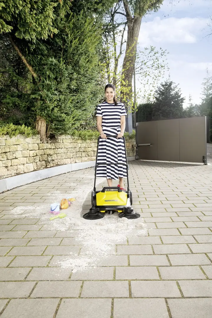 Karcher S 4 Twin manual sweeper Photo 8