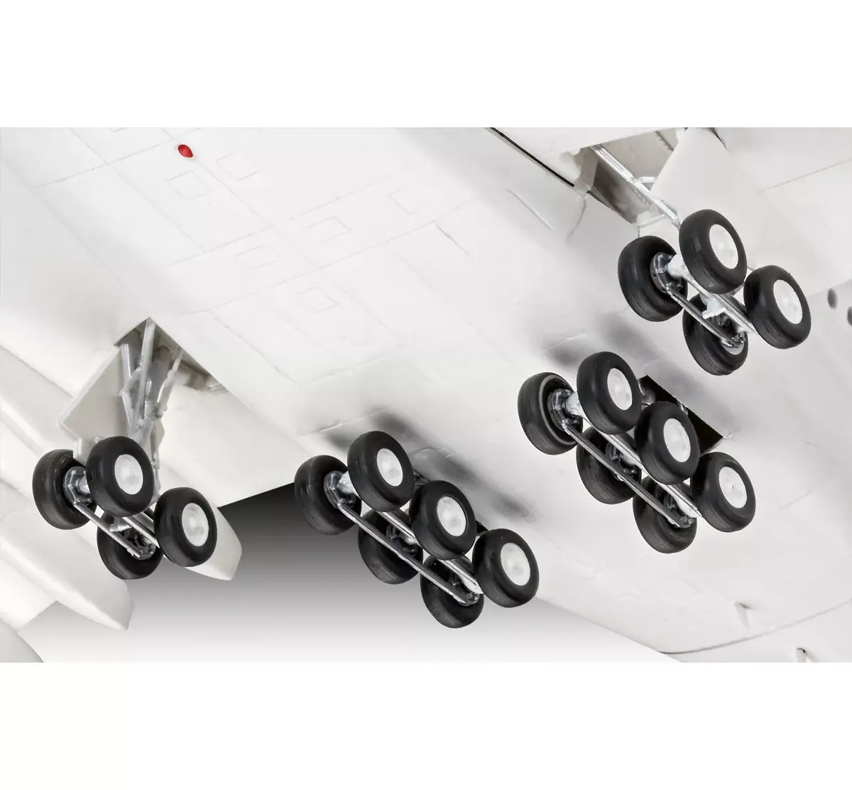 Sastādīta modeļa Revell Airbus A380-800 Photo 5