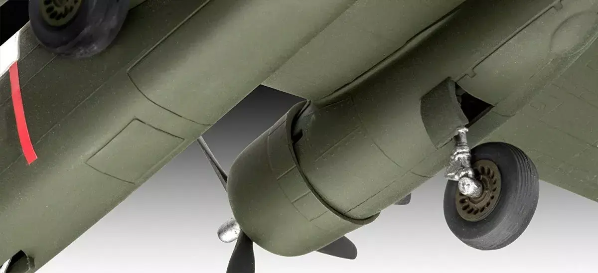 REVELL B-25 Mitchell пластиковая модель 1:72 Photo 9
