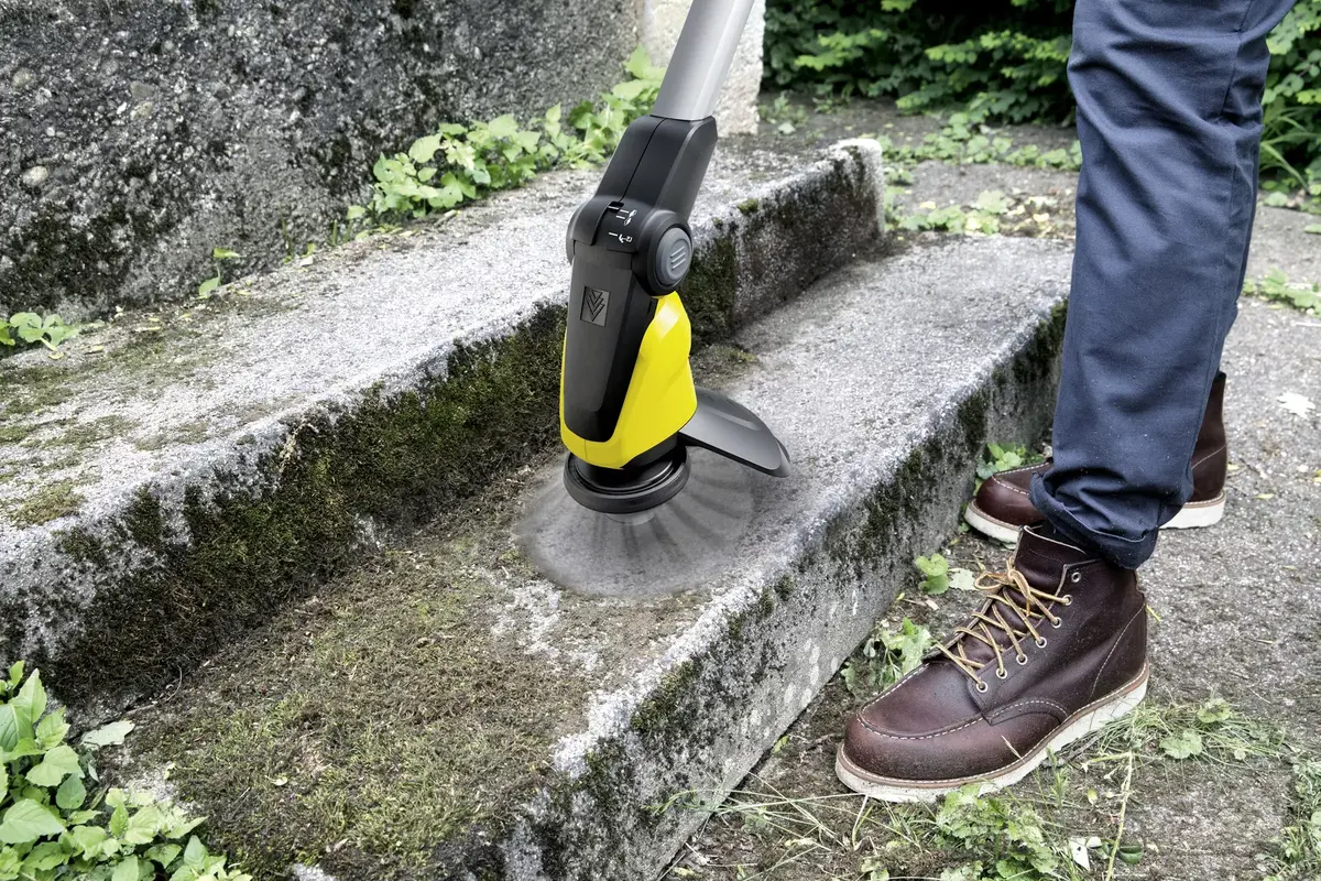 Karcher WRE 18-55 battery brush cleaner Photo 4
