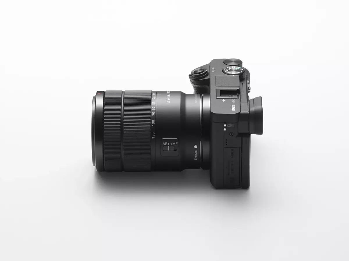 Camera Sony α 6400 + SEL18135 Photo 10