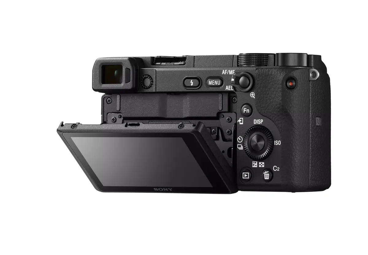 Camera Sony α 6400 + SEL18135 Photo 12