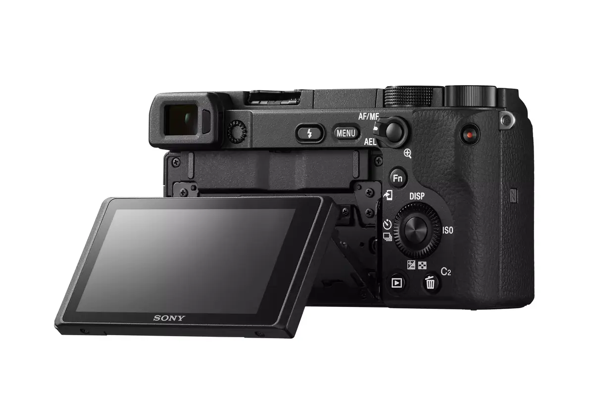 Camera Sony α 6400 + SEL18135 Photo 13