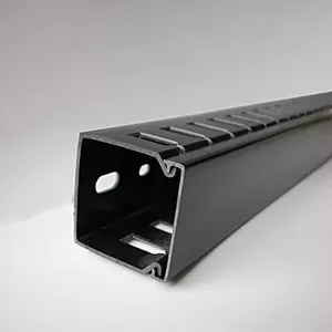Kabeļu organizators DATACOM 7766 1U 40×40 mm melns, 2 m