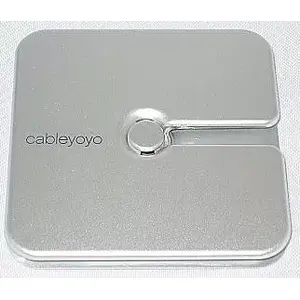 Kabeļu organizators BlueLounge Cableyoyo silver — kompakts atkīstošs kabeļa tinējs
