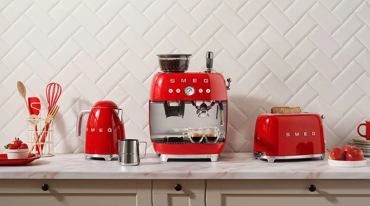 Электрический чайник Smeg 50's Style KLF03RDEU красный Photo 5