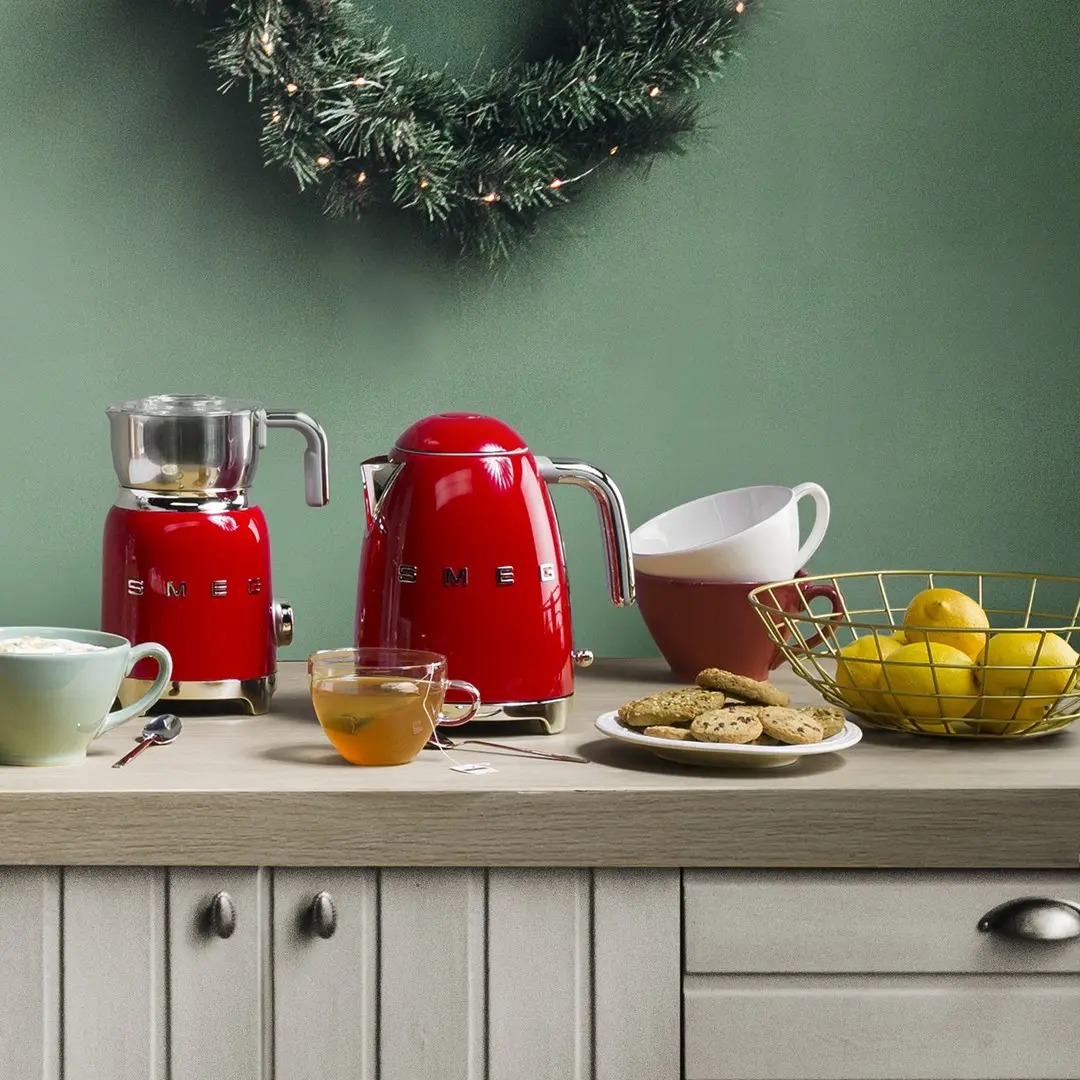 Электрический чайник Smeg 50's Style KLF03RDEU красный Photo 16