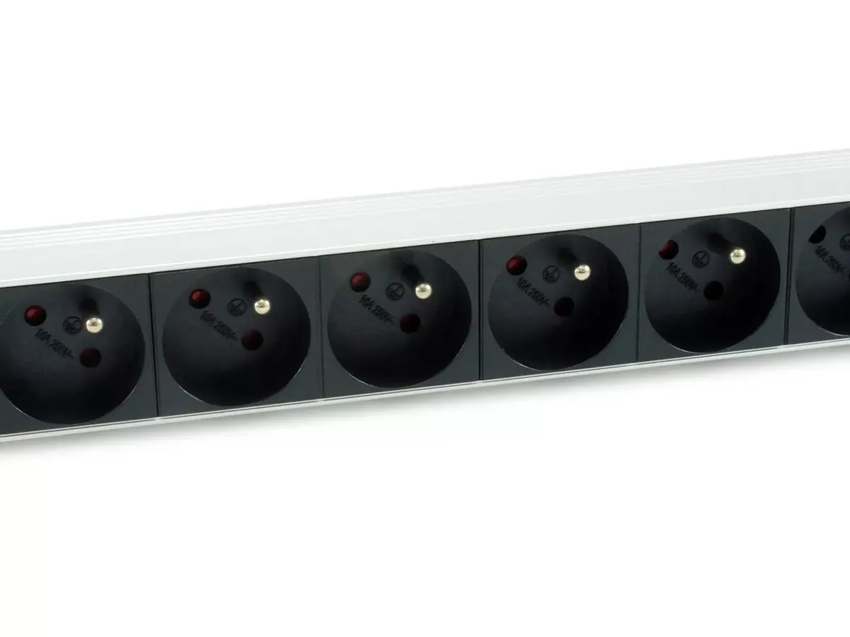 Устройство распределения питания PDU Equip 333313 Photo 3