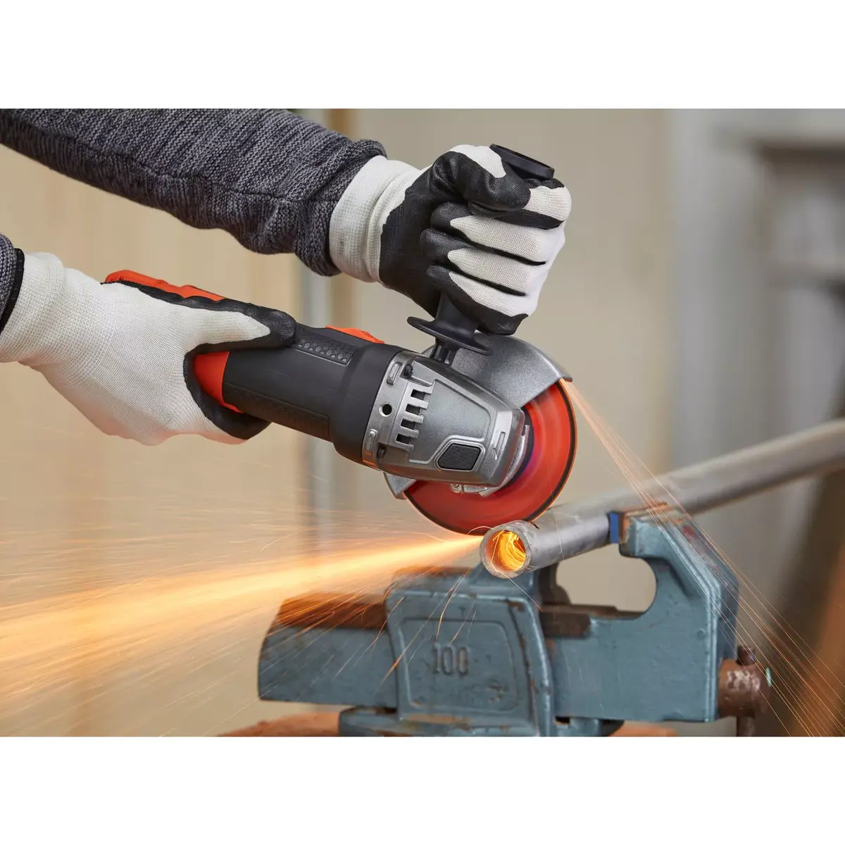Шлифовальная машинка Black & Decker BEG220K-QS Photo 4