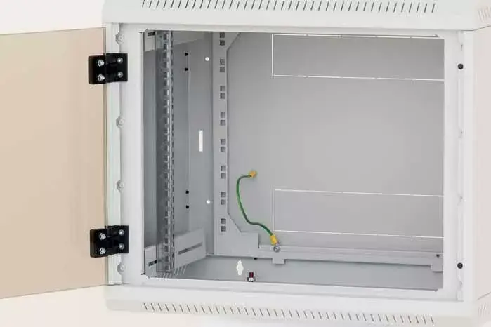 Triton RBA-06-LS6-CAX-A1 Sienas telekomunikāciju skapis 6U