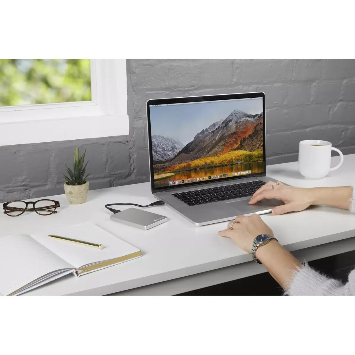 Portable Hard Drive Verbatim 2TB ALU Slim Photo 2
