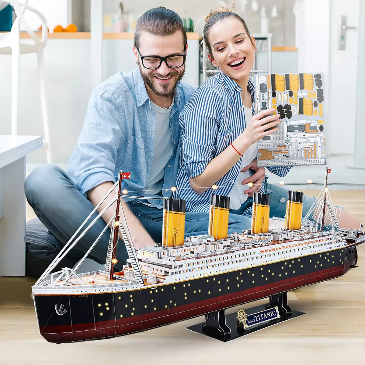 3D Puzle CubicFun Titanic LED Photo 3