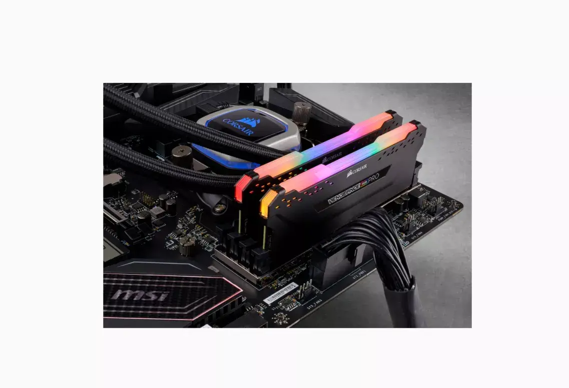 Модуль памяти Corsair 32 ГБ CMW32GX4M2E3200C16 Photo 4