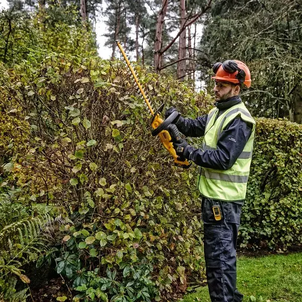 Jaudīgs dzīvžogu trimmeris DeWALT DCMHT563N-XJ Photo 5