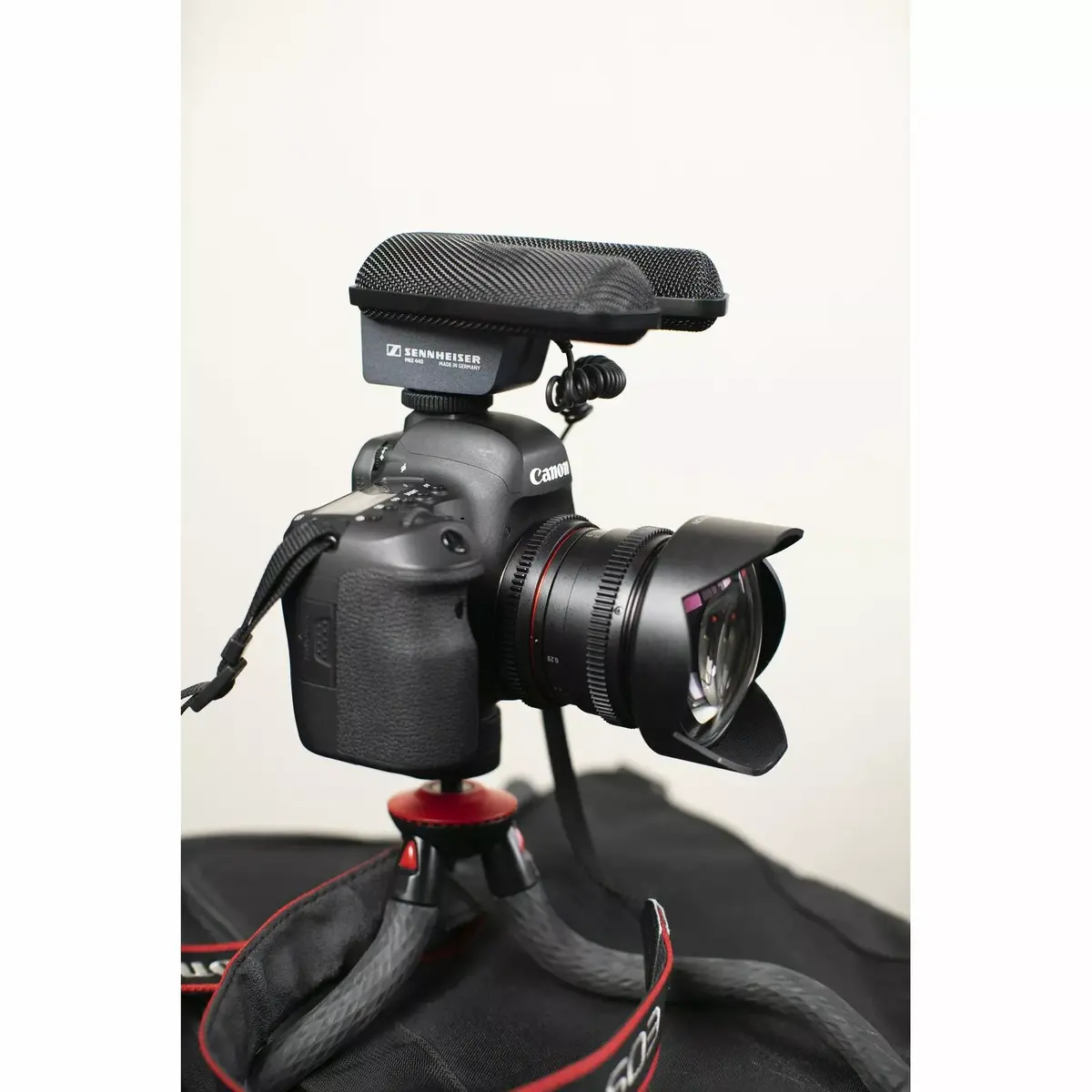 Sennheiser MKE 440 over-camera microphone Photo 21