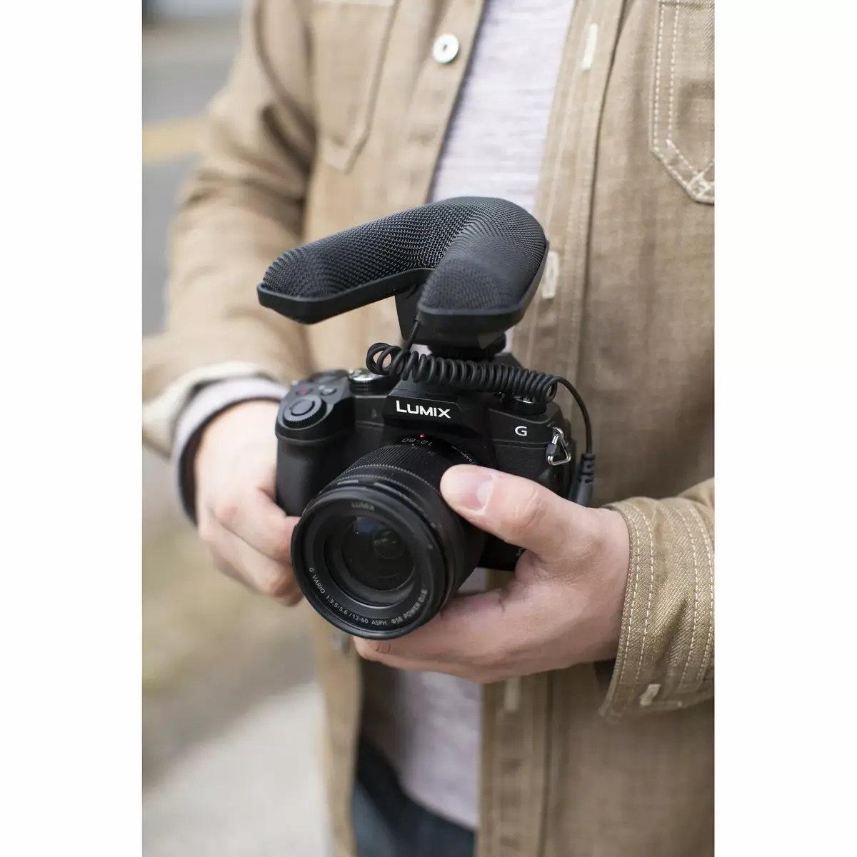 Sennheiser MKE 440 over-camera microphone Photo 17