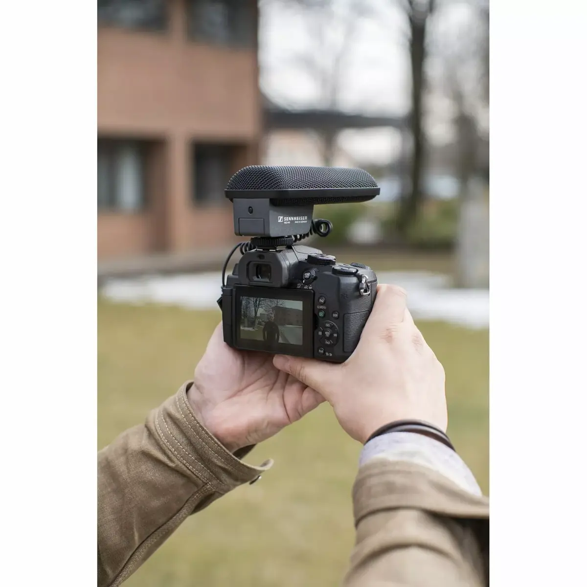 Sennheiser MKE 440 over-camera microphone Photo 16