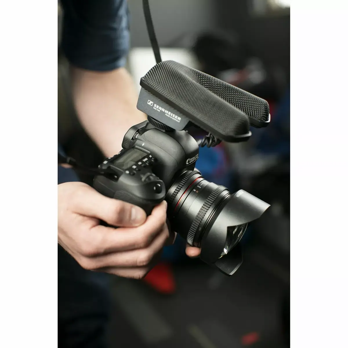 Sennheiser MKE 440 over-camera microphone Photo 1