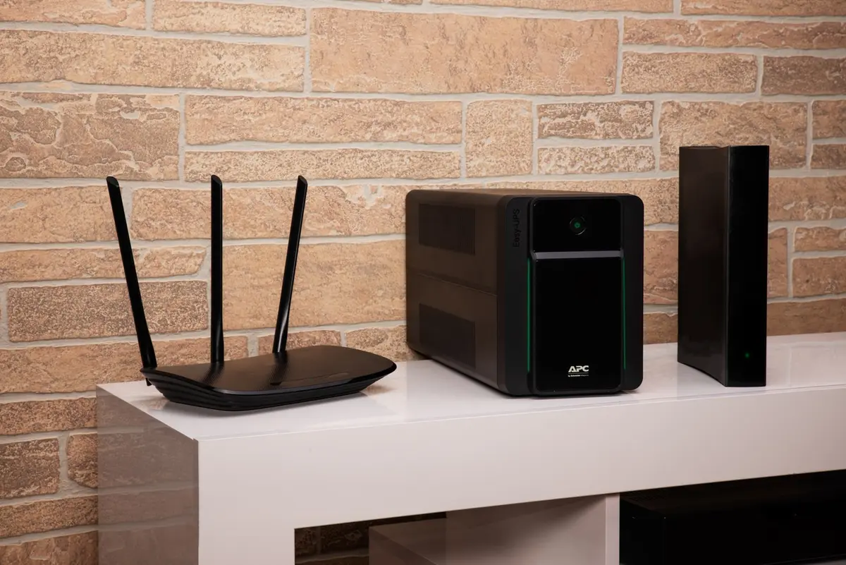 Источник бесперебойного питания Easy UPS Photo 7