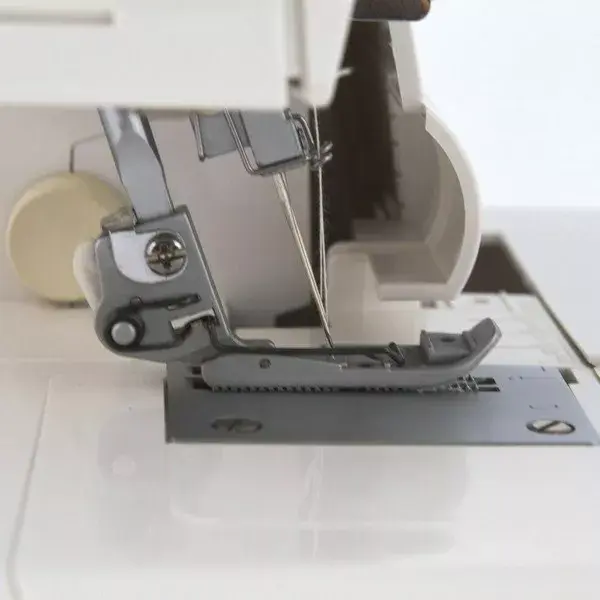 Швейная машина Lucznık Overlock 820D-3 Photo 9