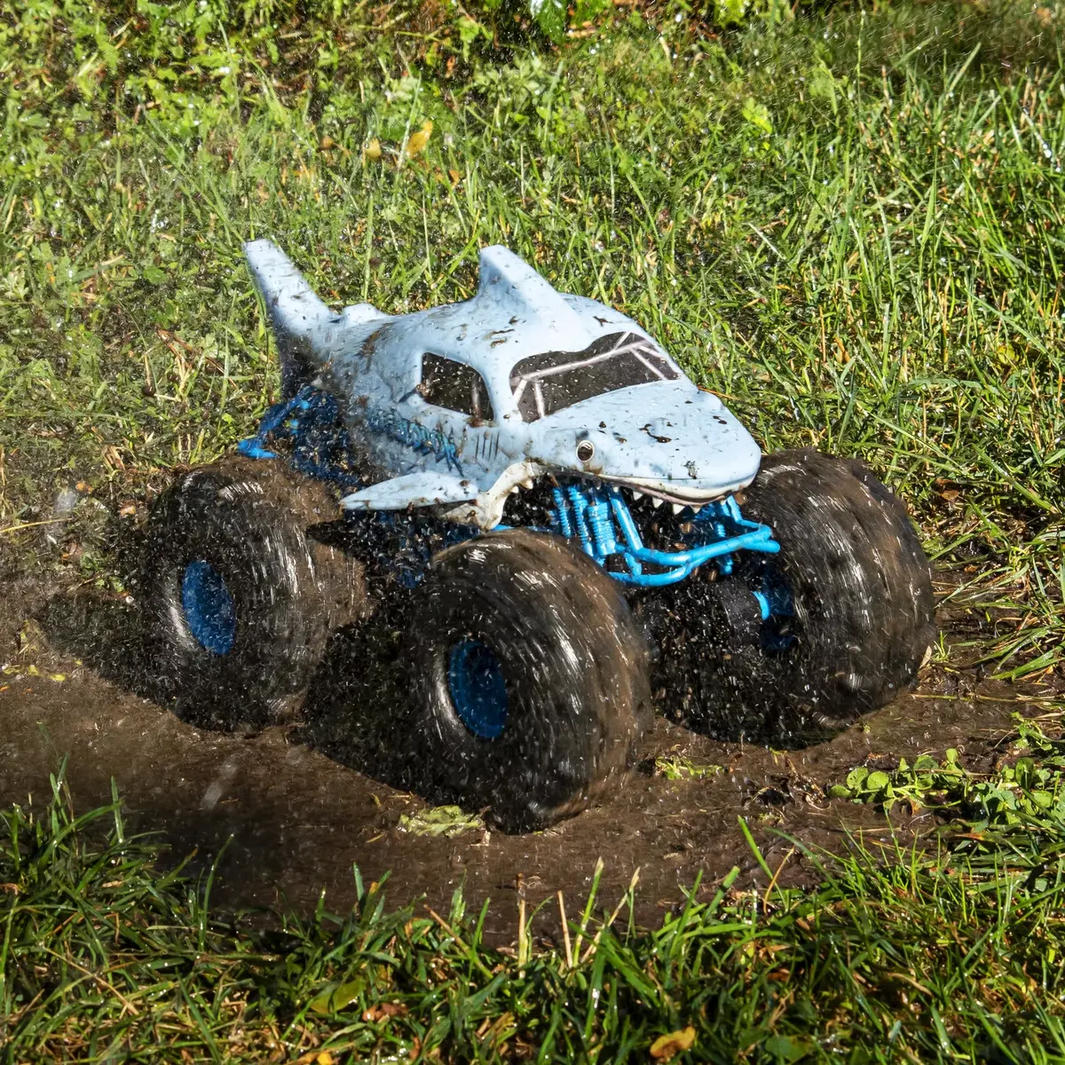 Spinmaster Megalodon STORM RC Monster Truck 1:15 Photo 9