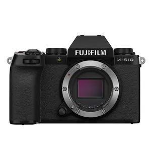 Fujifilm X S10 + FUJINON XF16－80mm F4 R OIS WR MILC 26,1 MP X-Trans CMOS 4 6240 x 4160 pikseļi Melns