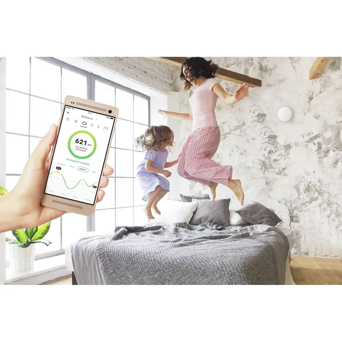 Умный монитор качества воздуха и радона Airthings Wave Plus Photo 12