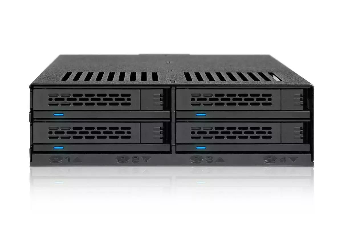 Disku arrays Icy Dock MB324SP-B Photo 3
