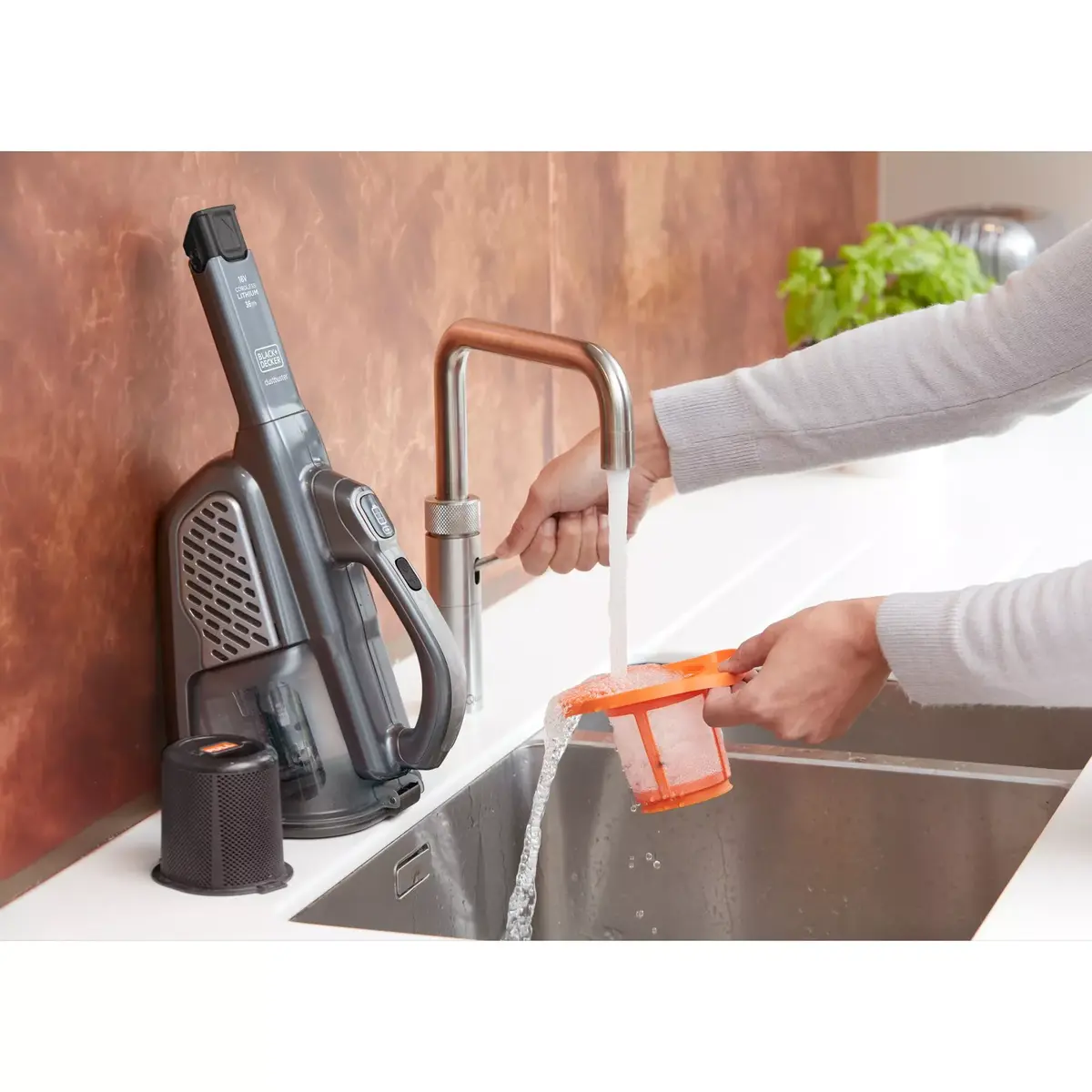 Ручной пылесос Black & Decker BHHV520JF Photo 28