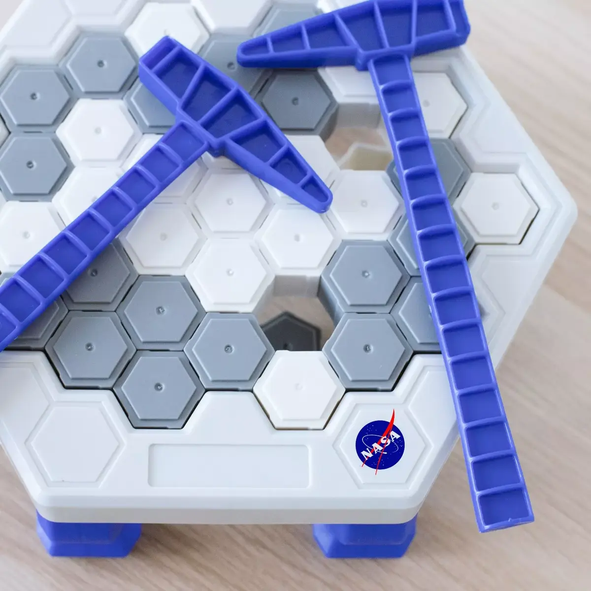Stratego Thumbs Up Moon Miner Photo 4