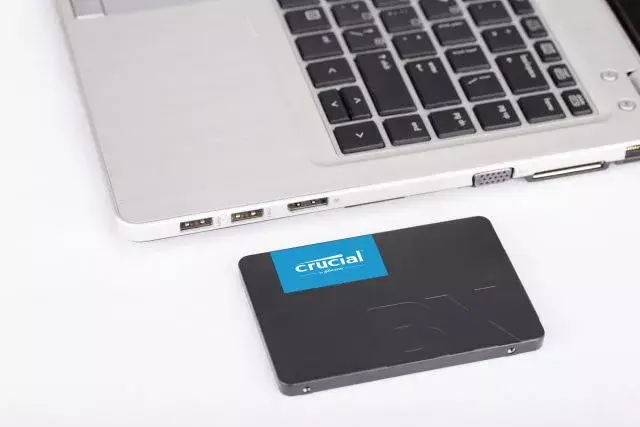SSD диск Crucial 240 ГБ BX500 Photo 4