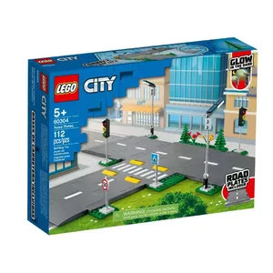 Конструктор LEGO City перекрёсток со светофорами 60304 — модульная городская дорожная сцена для игры