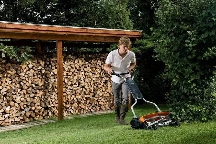 Rokas zāles pļāvējs Fiskars 113880 Photo 3