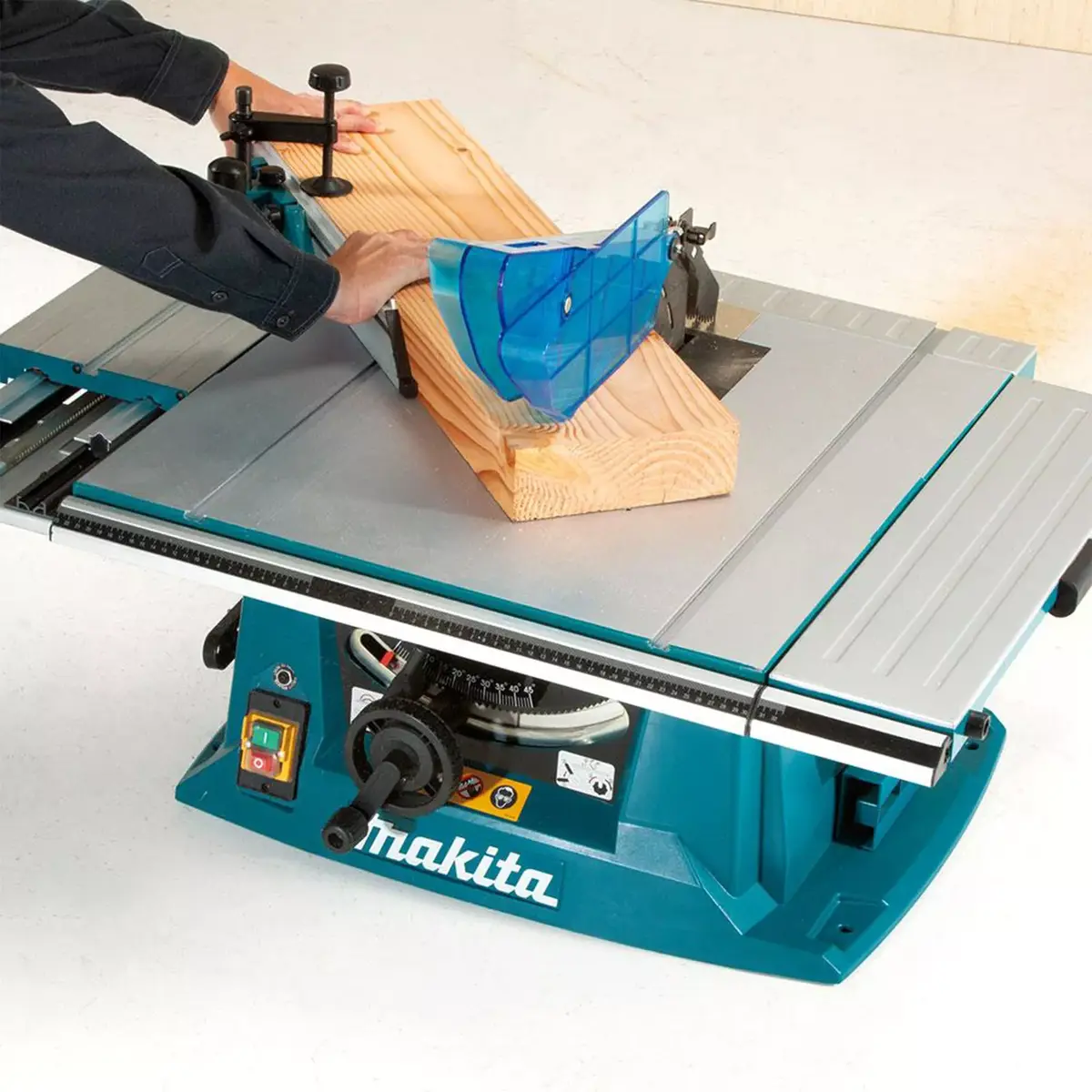 Пила настольная Makita MLT100N Photo 2