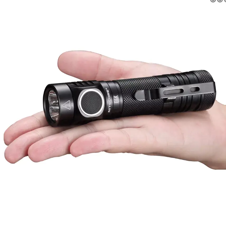 Nitecore E4K hand flashlight Photo 5