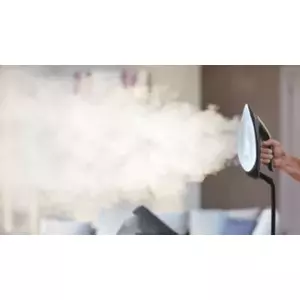 Ultra-powerful steam for crease removal