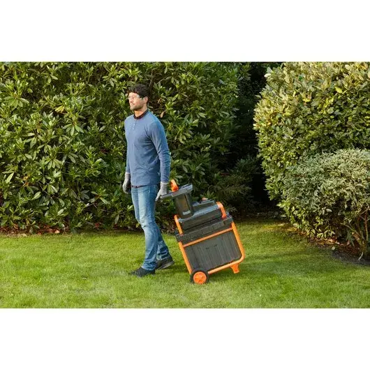 Садовый измельчитель Black & Decker BEGAS5800-QS Photo 12