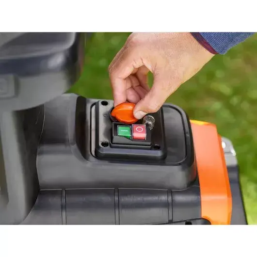 Садовый измельчитель Black & Decker BEGAS5800-QS Photo 14