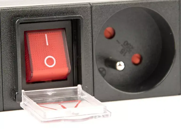 Gembird EG-PDU-014-FC14 PDU 8 розеток Photo 4