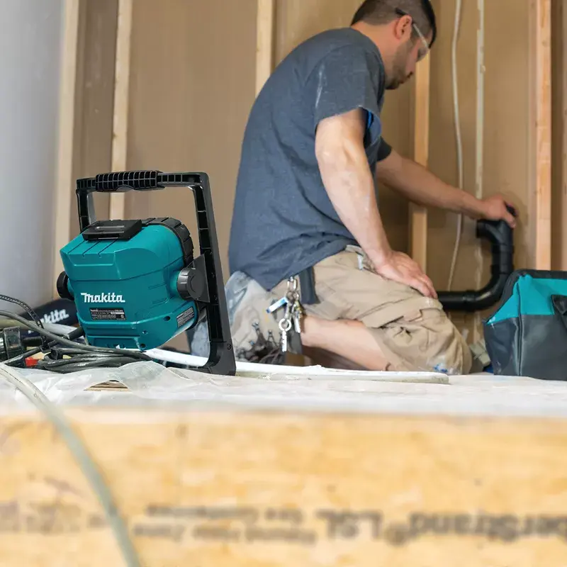 Напольный рабочий светильник Makita DML805 Photo 3