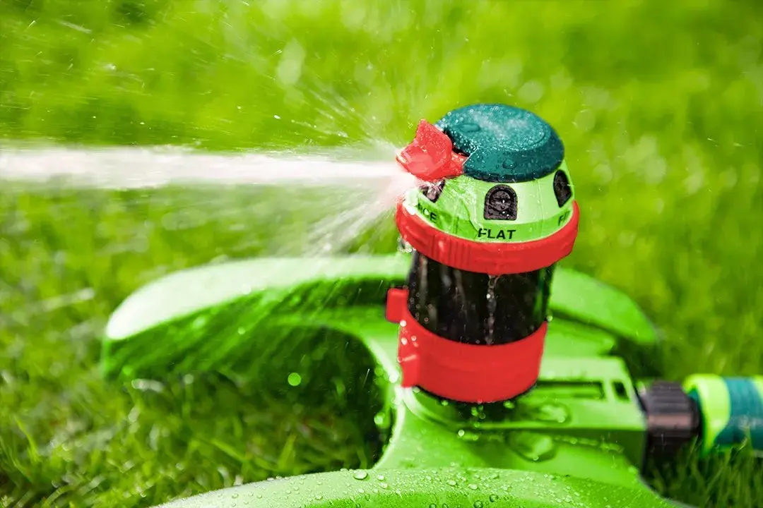 Verto 15G788 plastic multifunctional water sprinkler Photo 2