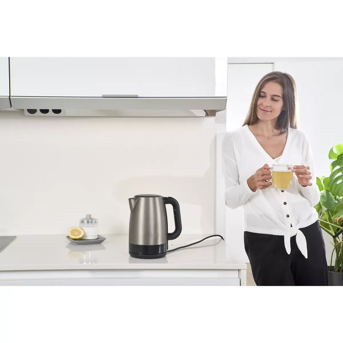Electric kettle Black & Decker BXKE2201E Photo 6