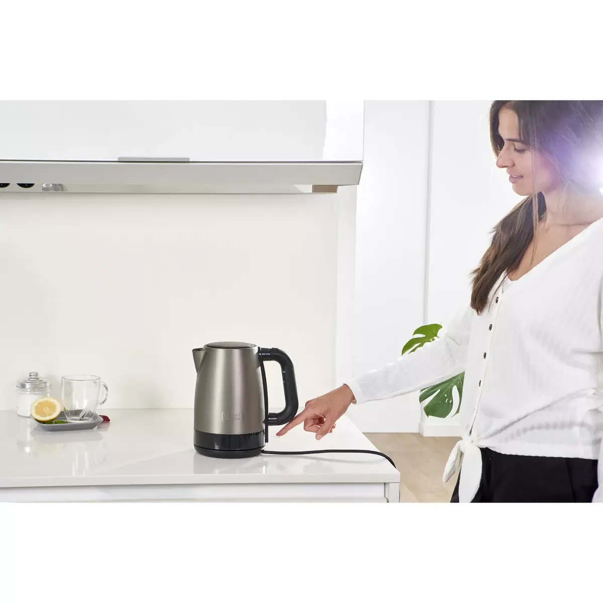 Electric kettle Black & Decker BXKE2201E Photo 8