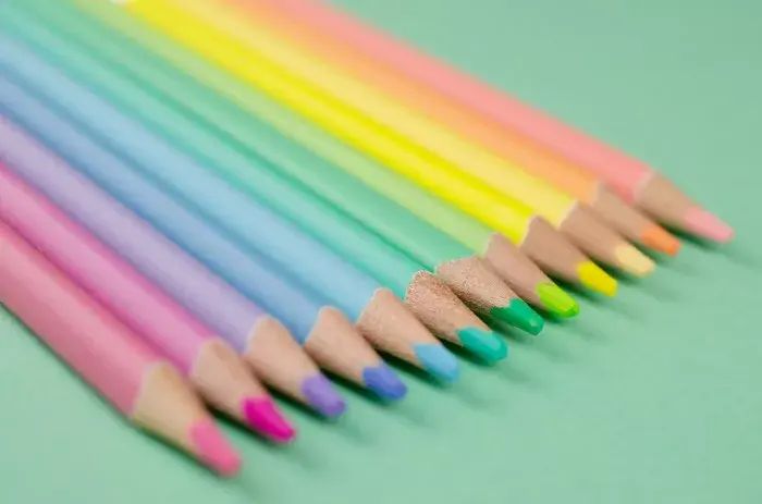 Цветные карандаши KORES KOLORES PASTEL 3 мм, 12 цветов Photo 3