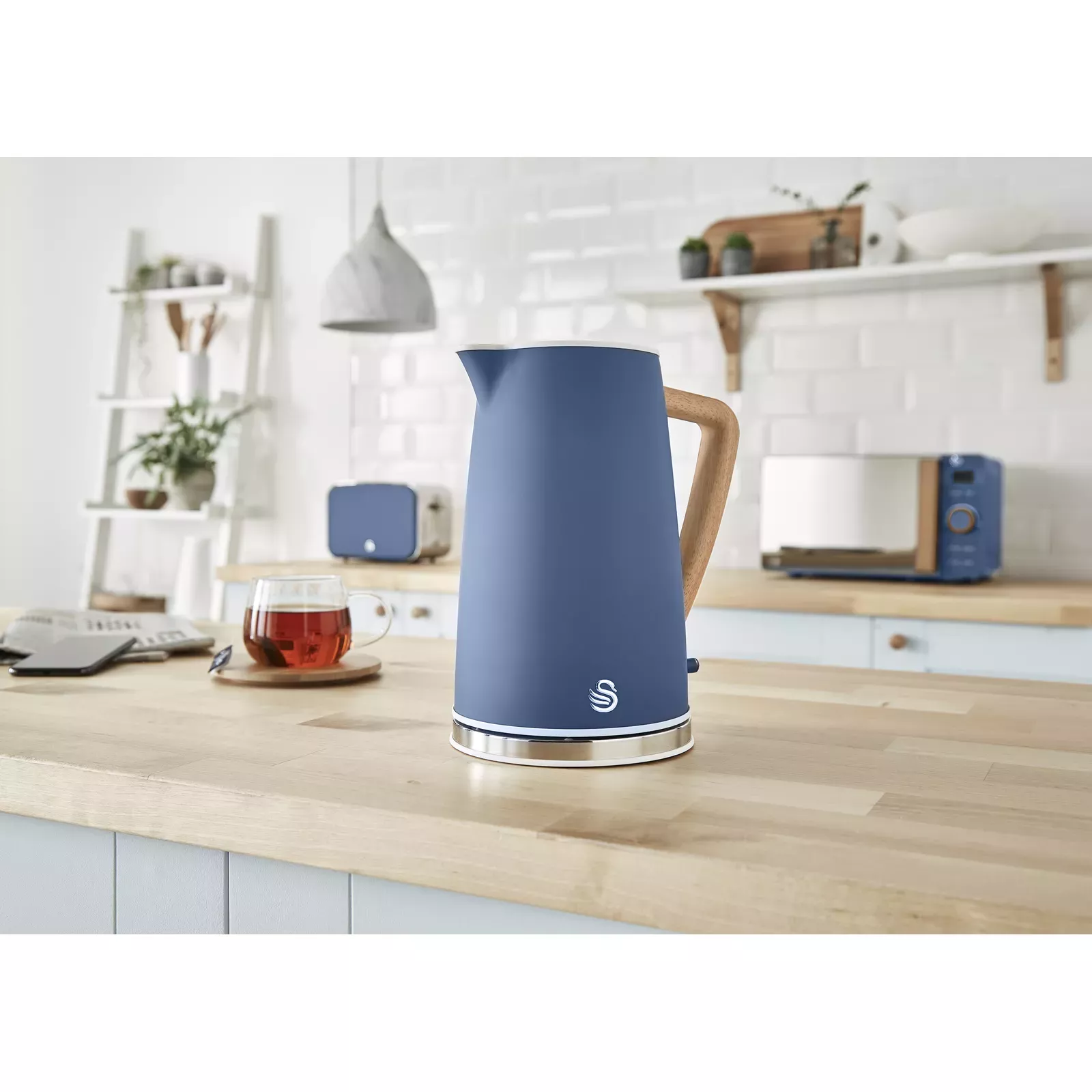 Swan nordic store kettle blue