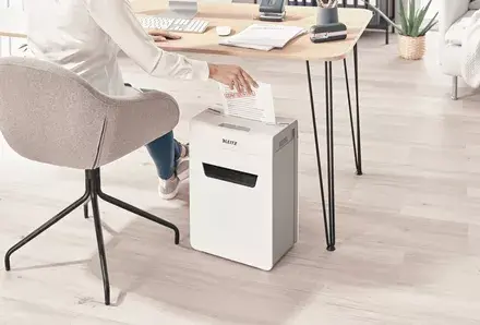 Paper Shredder Leitz IQ Protect Premium 10X P4 Photo 9