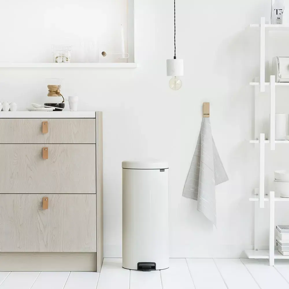 Pedal Bin Brabantia newIcon Round White Photo 4