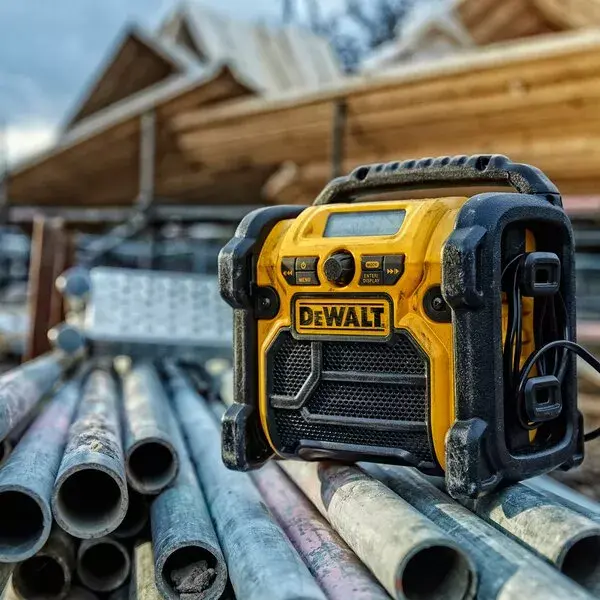 Portatīvā radio DeWALT DCR020-QW Photo 2